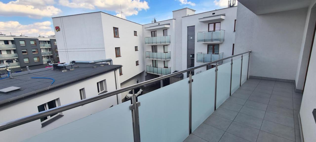 61 - Apartamenty Siedlce - Nowy Apartament W Centrum Przy Ul 3 Maja 51A Екстериор снимка